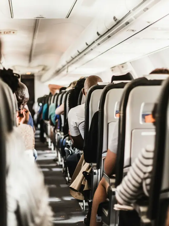 7 tipos de passageiros que todo mundo odeia no avião e como sobreviver a eles